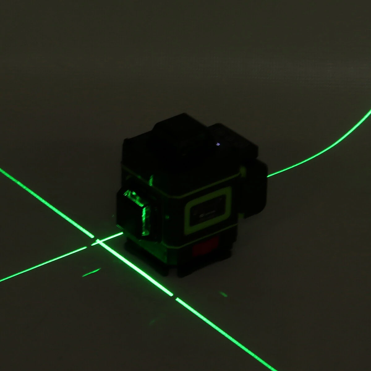 Strong Green Light 4D Laser Level - 16-Line Remote Control with Wall Frame - Image 3