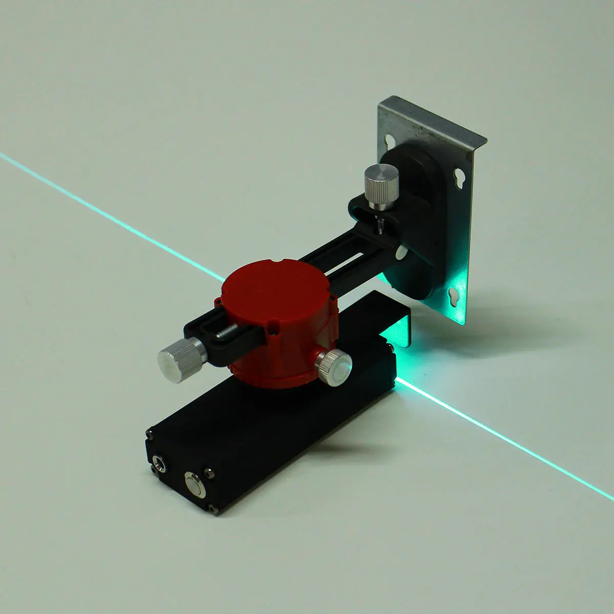 4-Line Self-Leveling Laser Level | 360° Horizontal & Vertical Measuring Tool - Image 2
