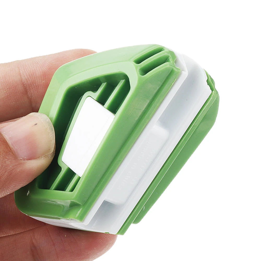 Glass Window Scraper Squeegee - Car Windshield Wiper & Cleaning Sponge Tool - Image 4