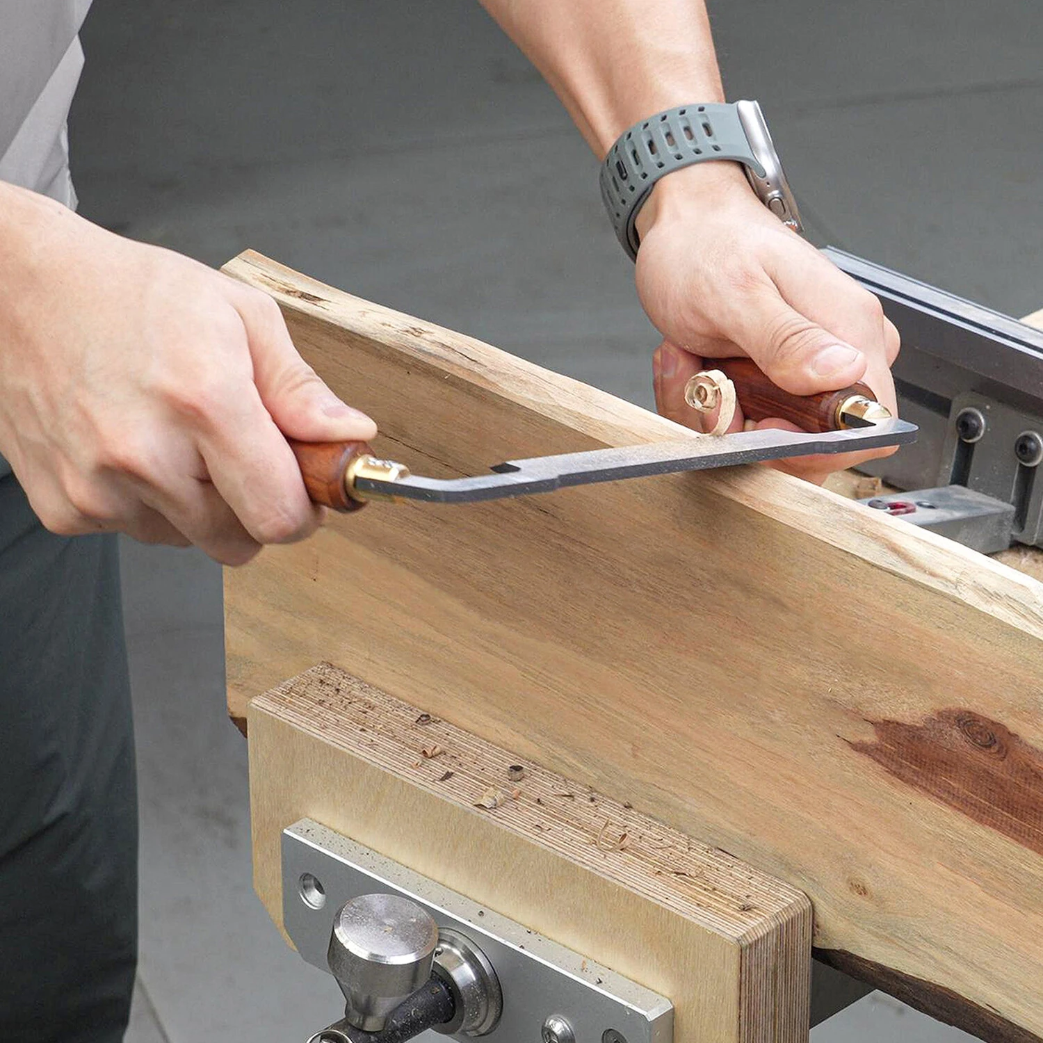 GANWEI Woodworking Draw Knife - HSS Blade 6mm Thick 110mm Wide | Ergonomic Wooden Handles for Precision Carving - Image 4