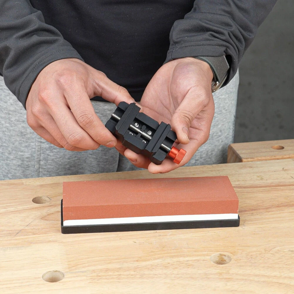 Roller Honing Guide - Compact Woodworking Accessory for Router Table - Stable Support - Image 3