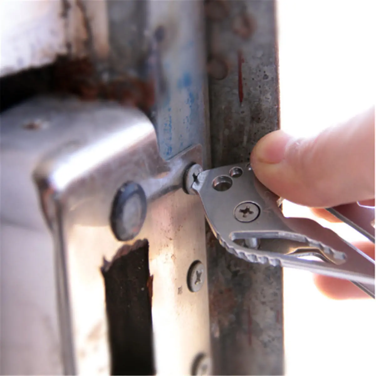 Multifunctional Tool - Stainless Steel Carabiner Wrench Key Holder EDC Outdoor Tool - Image 3