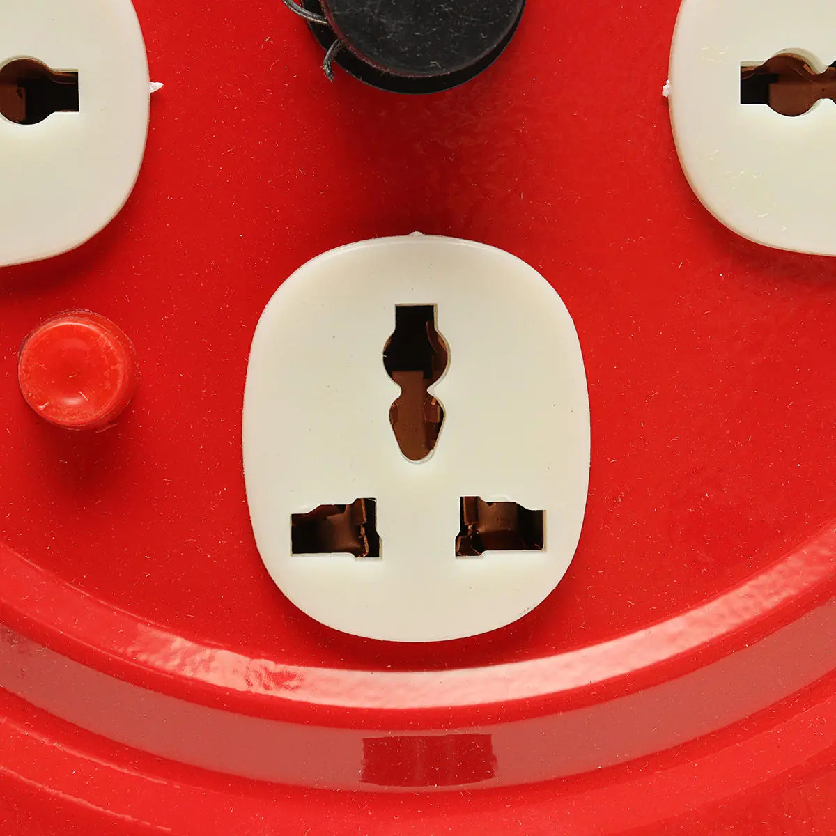 220V Heavy Duty Extension Cord Reel - 3 Plug Multi-Outlet with Wind-Up Storage - Image 5