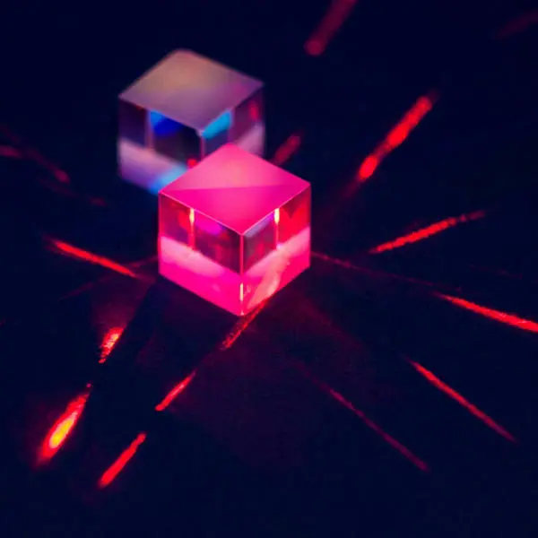 2Pcs 2.2cm Optical Glass Dichroic X-Cube Prism | RGB Combiner & Splitter for Education - Image 2
