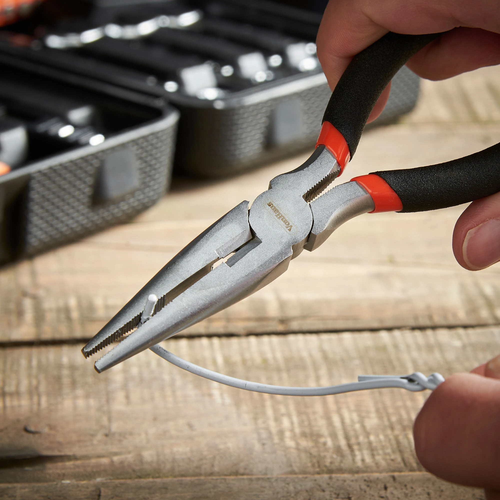 VonHaus 53pc Household Tools Set - Hardwearing Steel with Soft-Grip Handles - Image 4