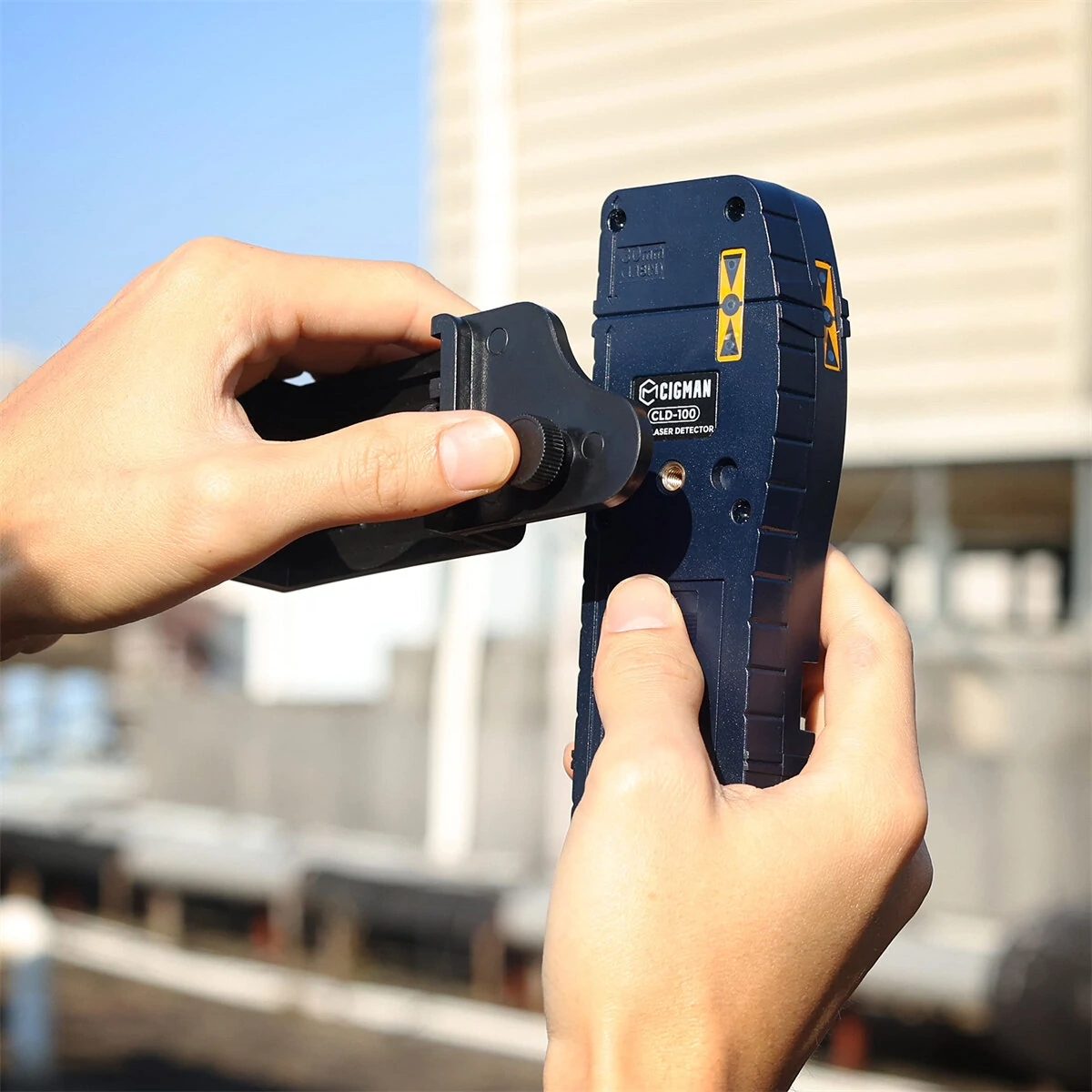 CIGMAN CLD-100 Laser Detector | Green & Red Beam Receiver - 165ft Range - Image 4