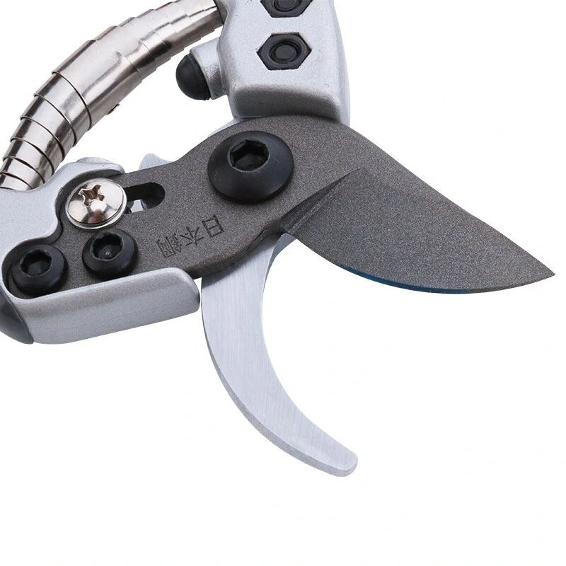 Fiskars 7/8 Inch Bypass Pruning Shears | Cuts 30mm Branches & PVC | Stainless Steel - Image 4