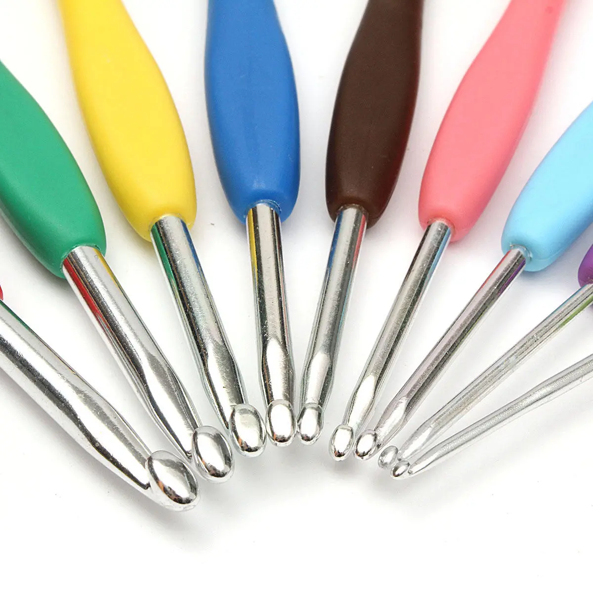 Multicolor Aluminum Crochet Hooks Set - 9Pcs with Ergonomic Plastic Handle - Image 2