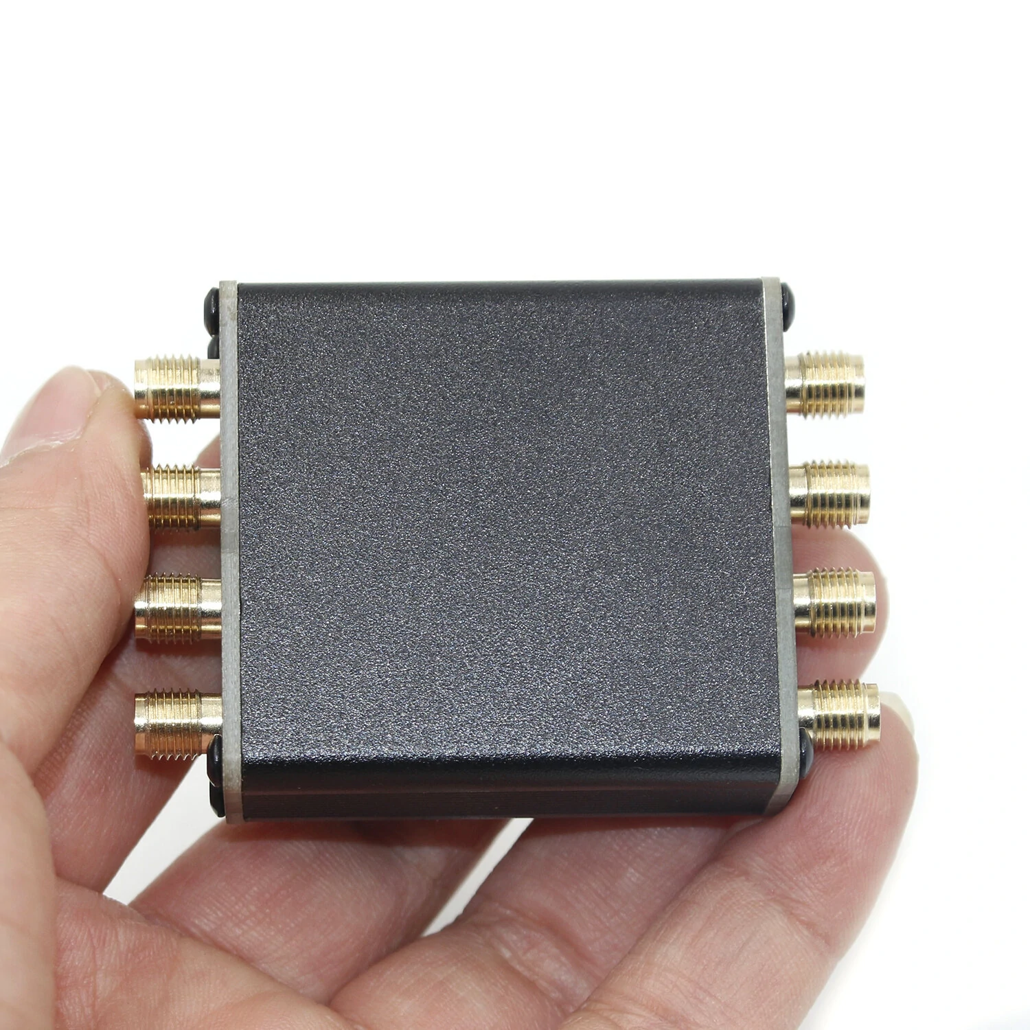 4-in-1 Passive Filter for SDRs & Radios | Wide Frequency Range | Energy Efficient - Image 2